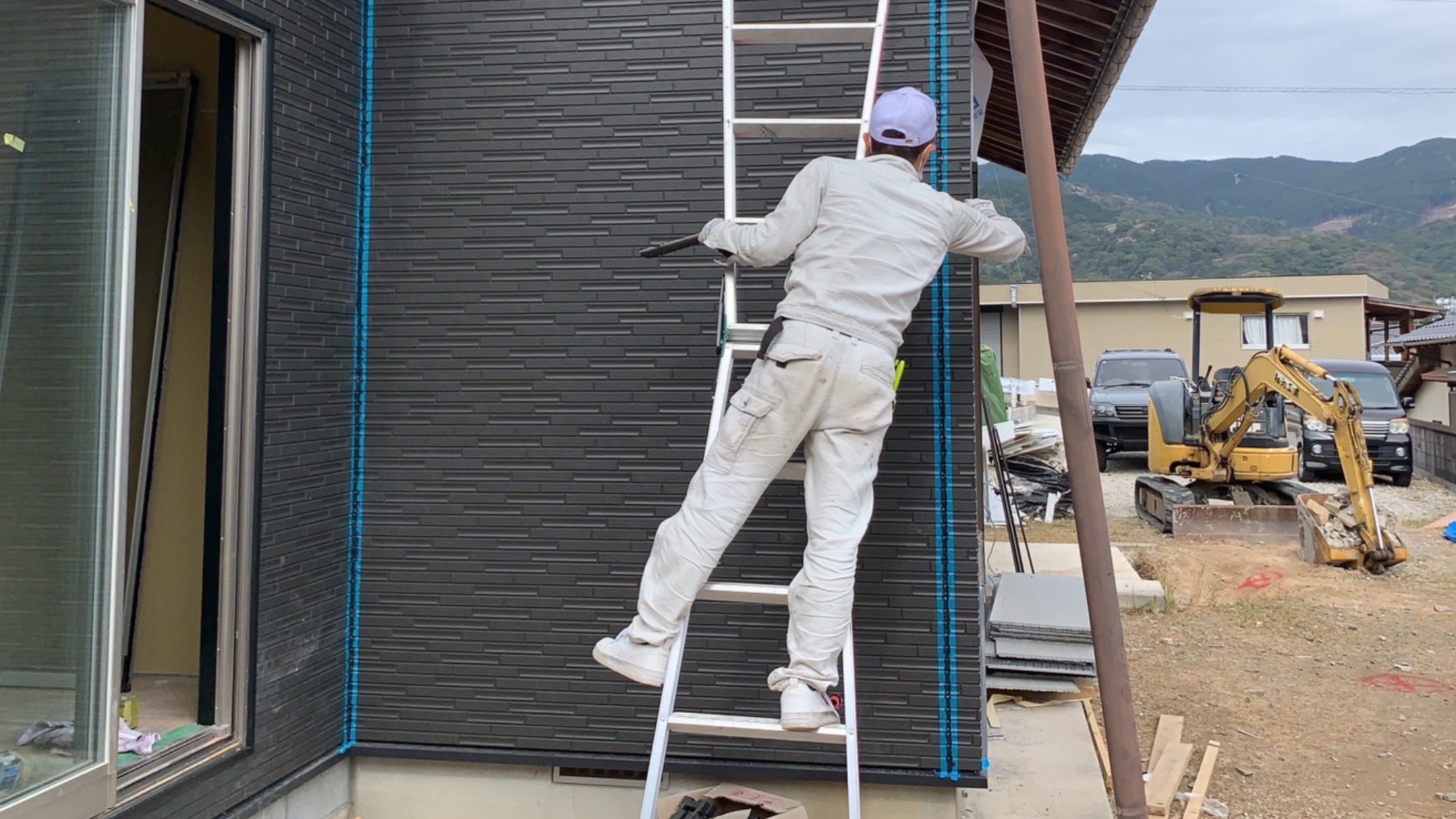 窓周りコーキング施工状況